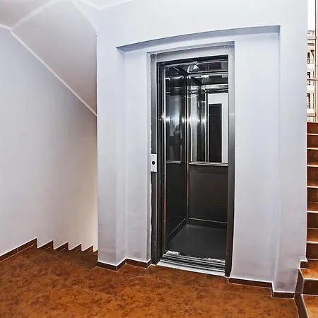 Anthony Complex Апарт-готель