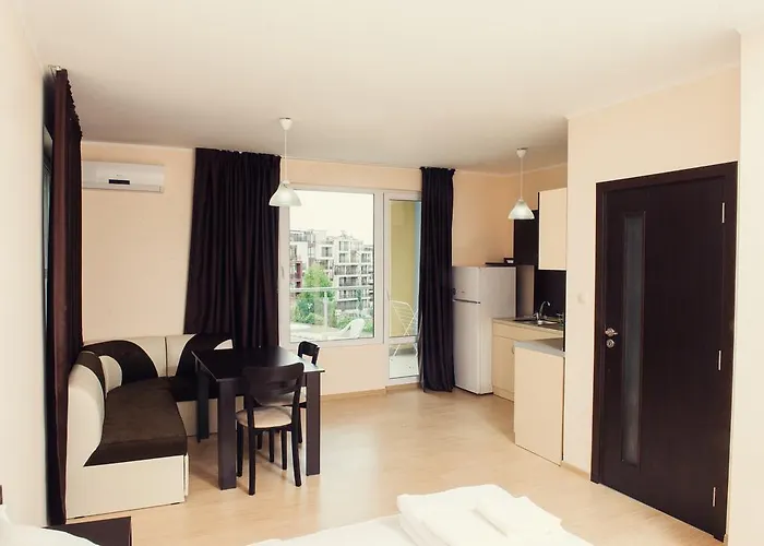 Anthony Complex 公寓式酒店 3*